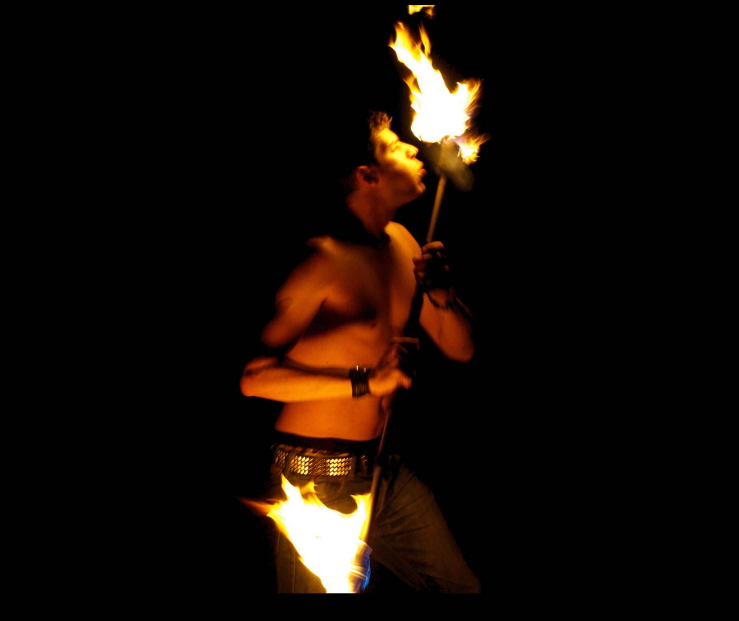 Körperfeuer-Effekt bei einer Feuershow